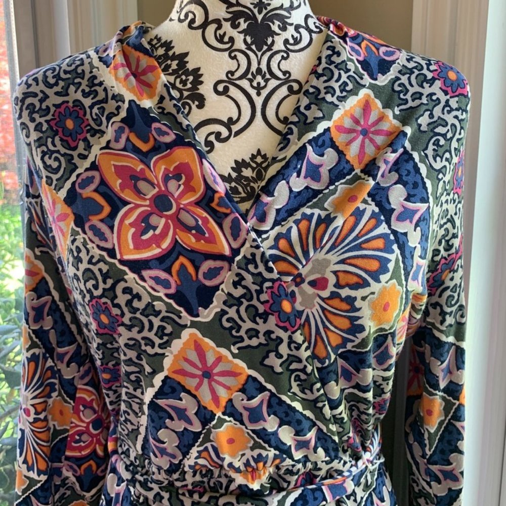 Tommy Bahama long sleeve knee length dress